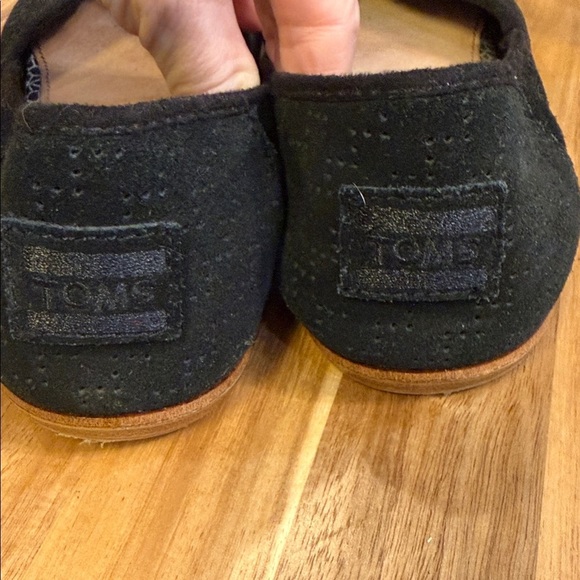 TOMS Women's Black Jutti Perforated Flats size 8 1/2 - Picture 4 of 7